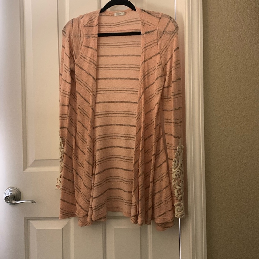 Beautiful pink cardigan with lace hand detail S